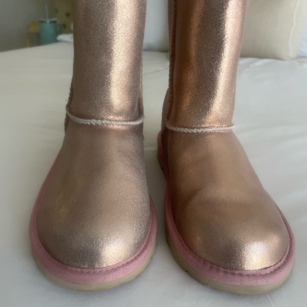 Brand New UGG Kids Classic II Boot Metallic Glitter - Rose Gold